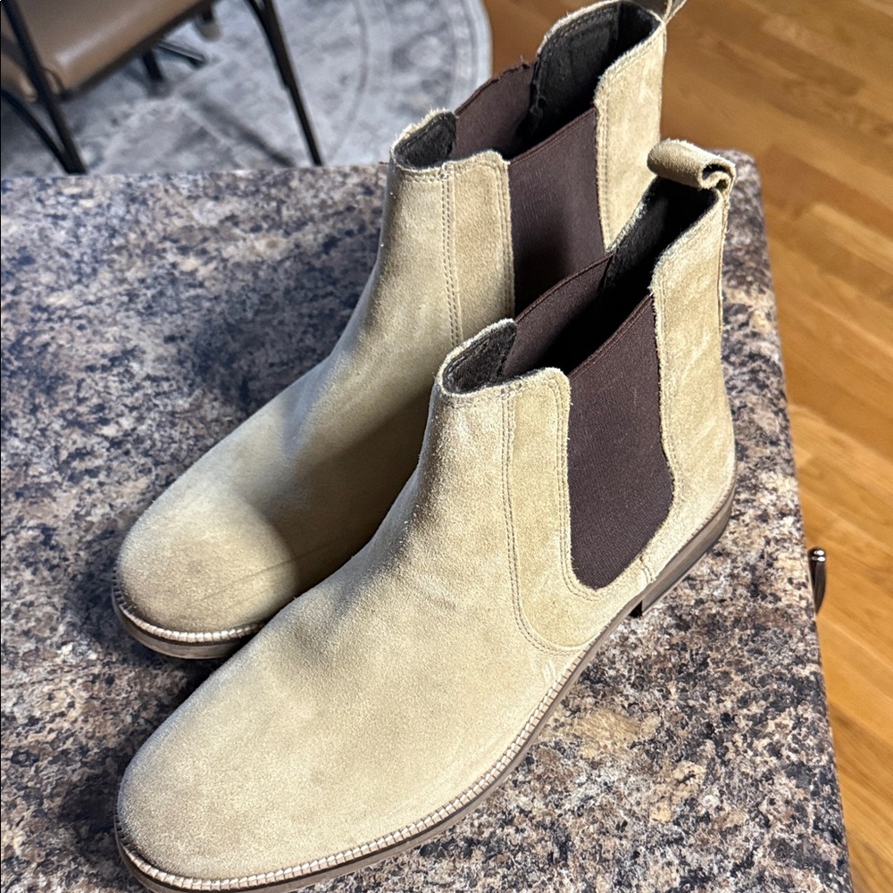 Crevo Men's Beige Suede Chelsea Boots